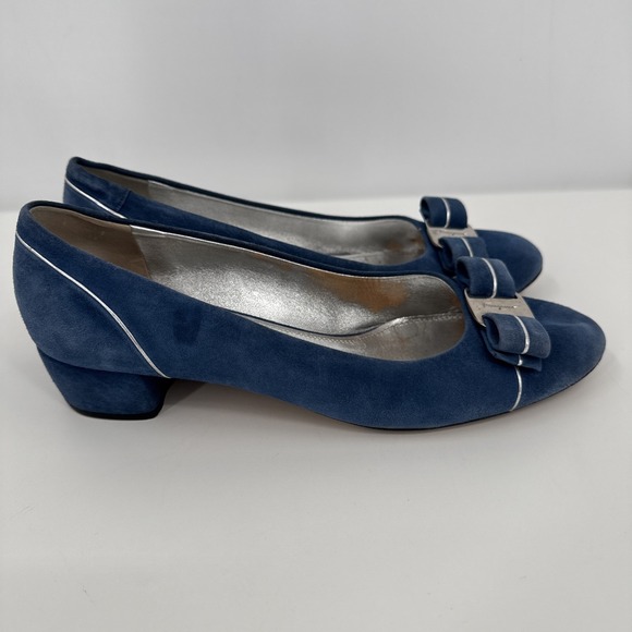 Salvatore Ferragamo Vara Blue Suede Heels Size 8 Silver Hardware VTG Classic - Picture 6 of 16